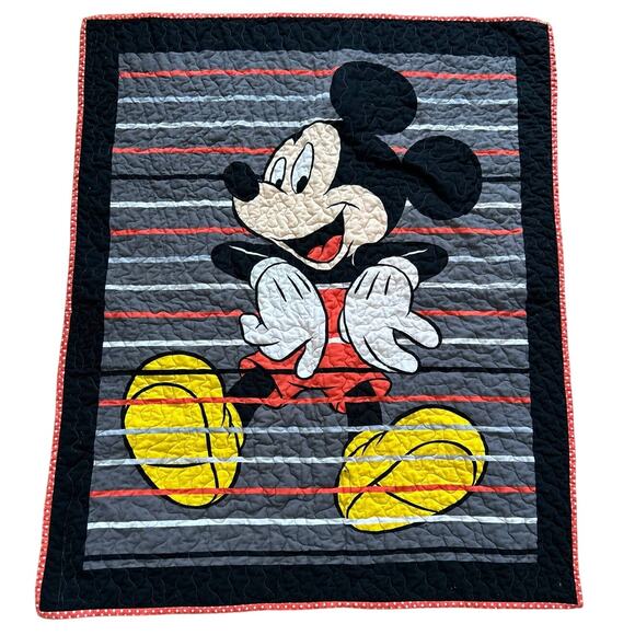 Vintage Mickey Mouse Quilted Child's 33x40 Black & Red Blanket - Picture 1 of 5